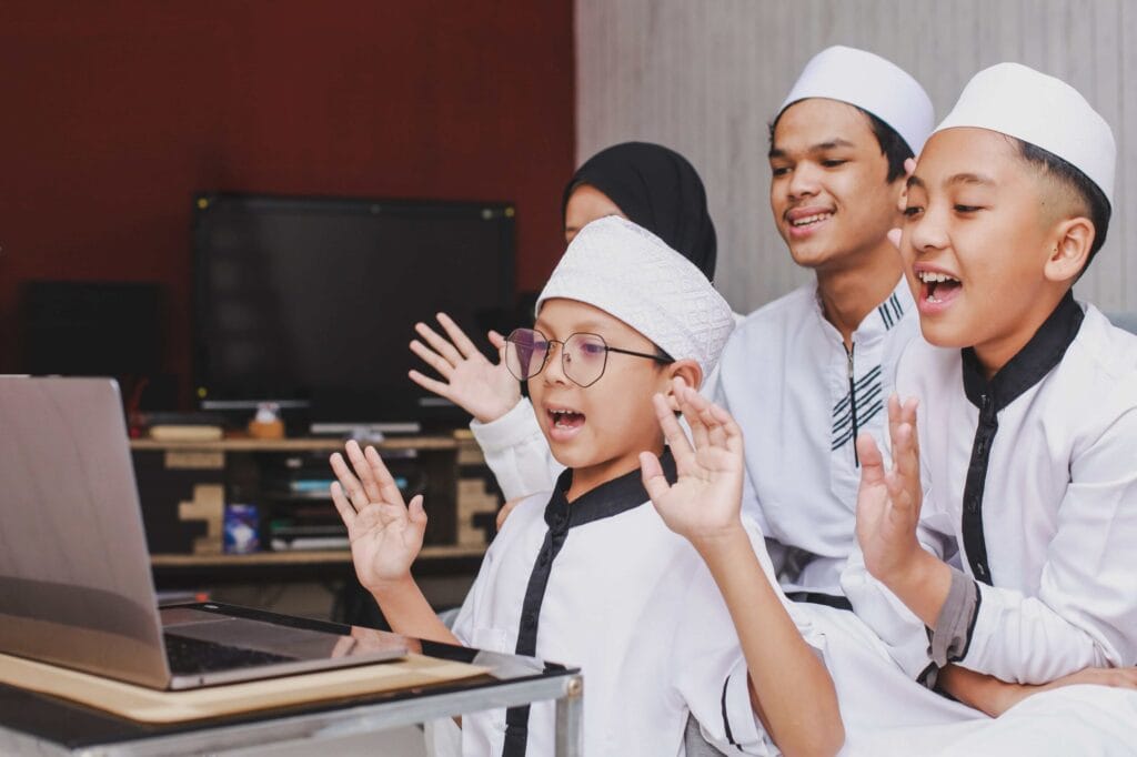 Kids Online Quran Classes 5
muslim-kids-enjoying-online-quran-classes-for-kids-scaled